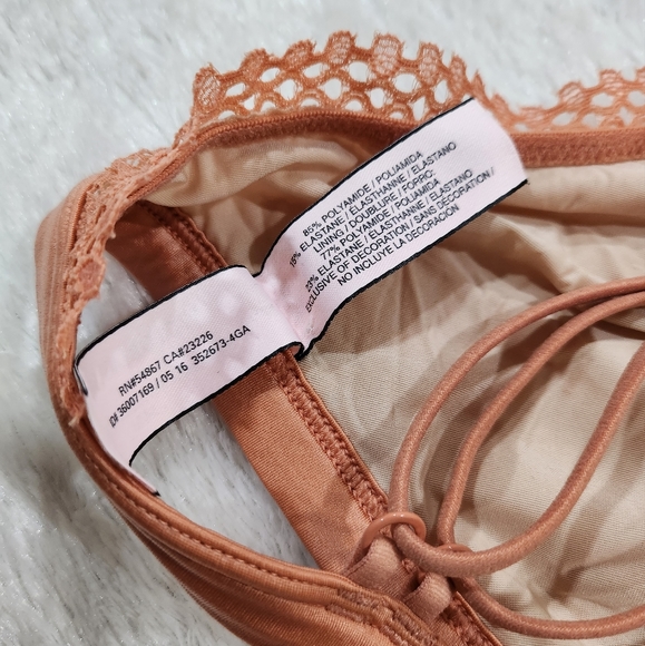 VS Lace Bralette - Picture 4 of 4